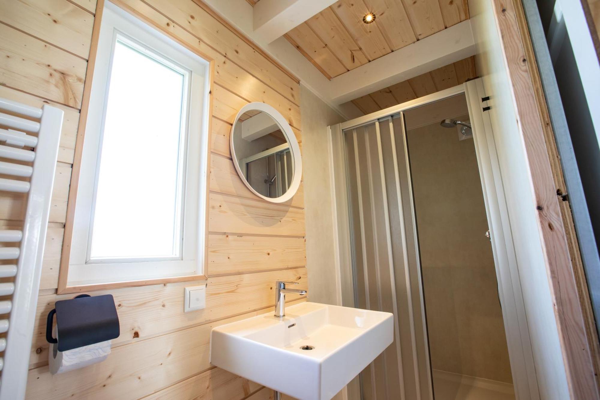 Tiny House - Optioneel Met Hottub Apartment Докьом Екстериор снимка